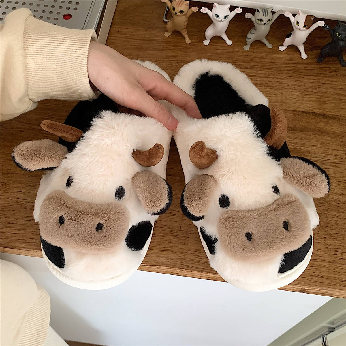 Soft Cow Slippers White